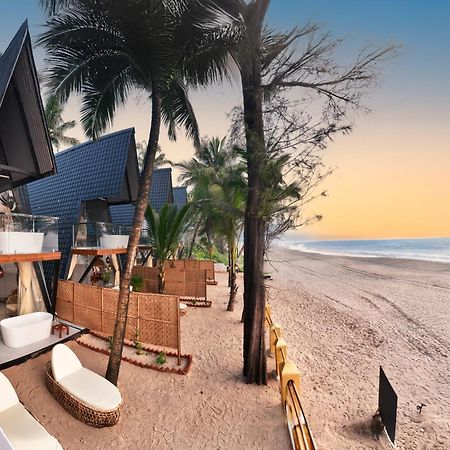 The Rose Goa Beach Resort 阿贡达 外观 照片