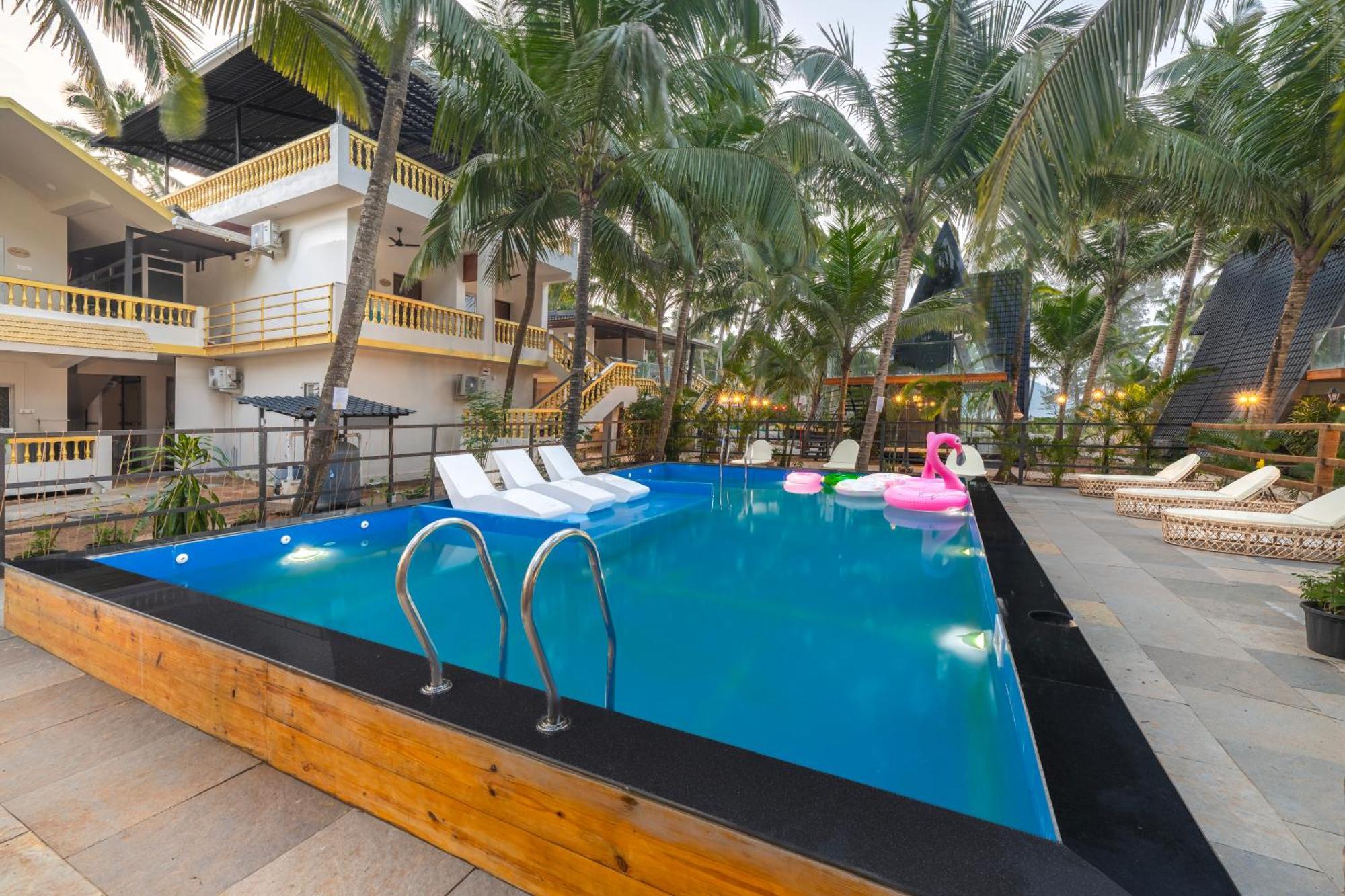 The Rose Goa Beach Resort 阿贡达 外观 照片