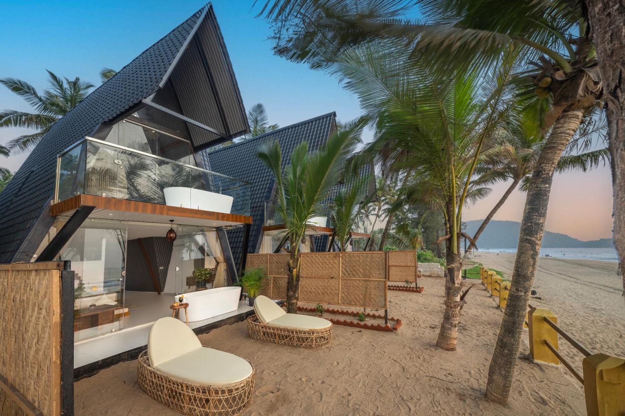 The Rose Goa Beach Resort 阿贡达 外观 照片
