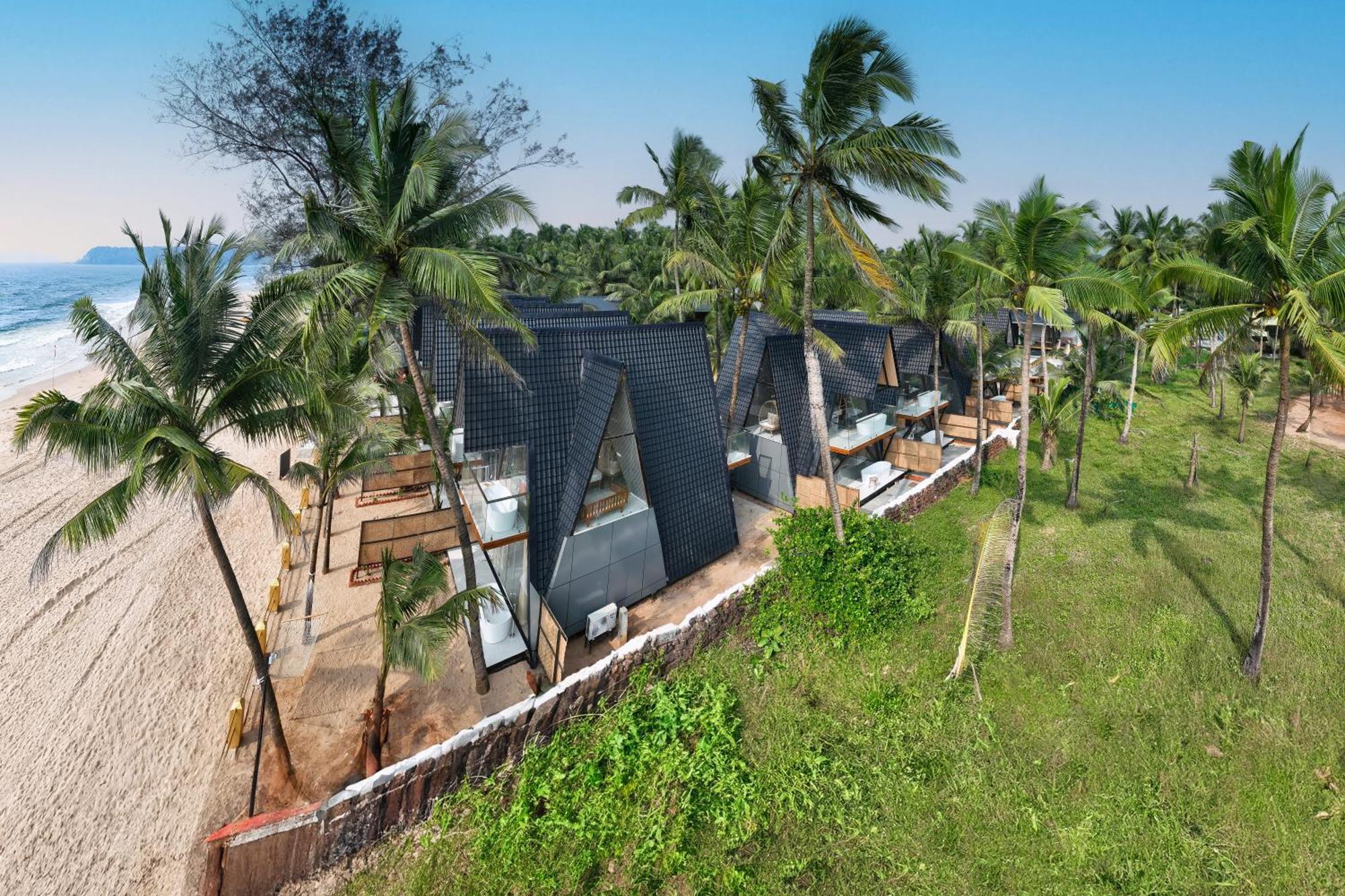 The Rose Goa Beach Resort 阿贡达 外观 照片