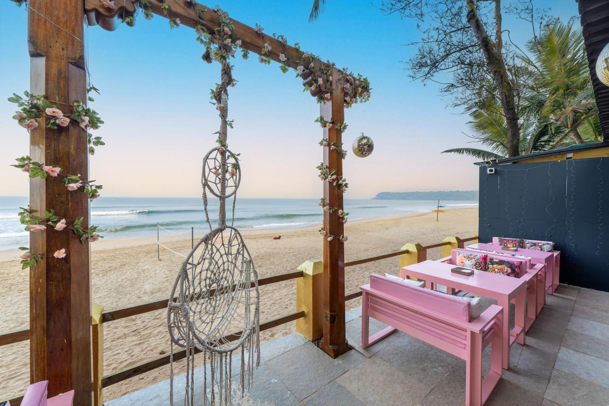 The Rose Goa Beach Resort 阿贡达 外观 照片