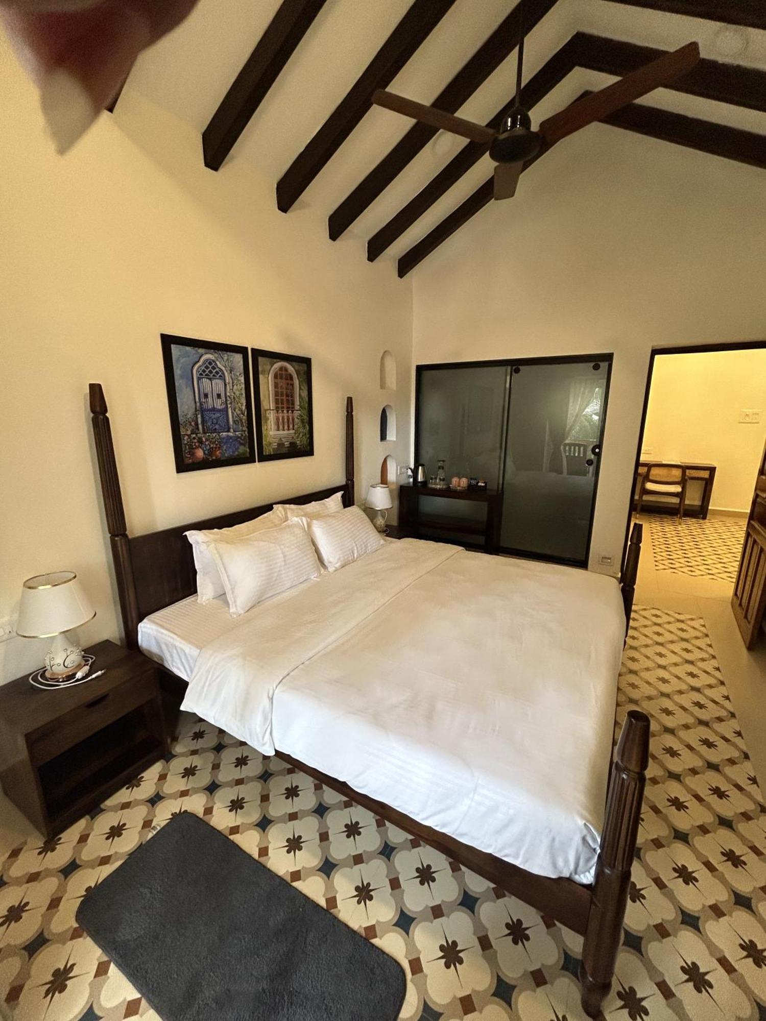 The Rose Goa Beach Resort 阿贡达 外观 照片
