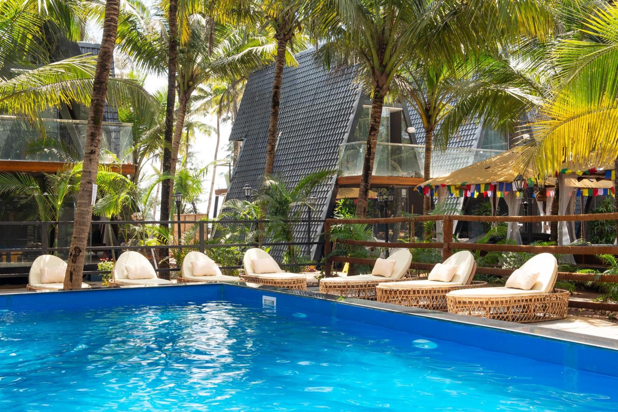 The Rose Goa Beach Resort 阿贡达 外观 照片