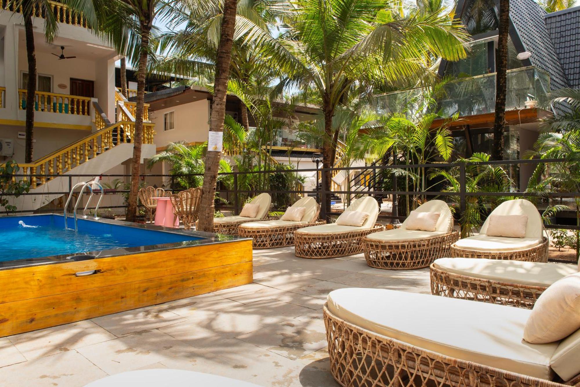 The Rose Goa Beach Resort 阿贡达 外观 照片
