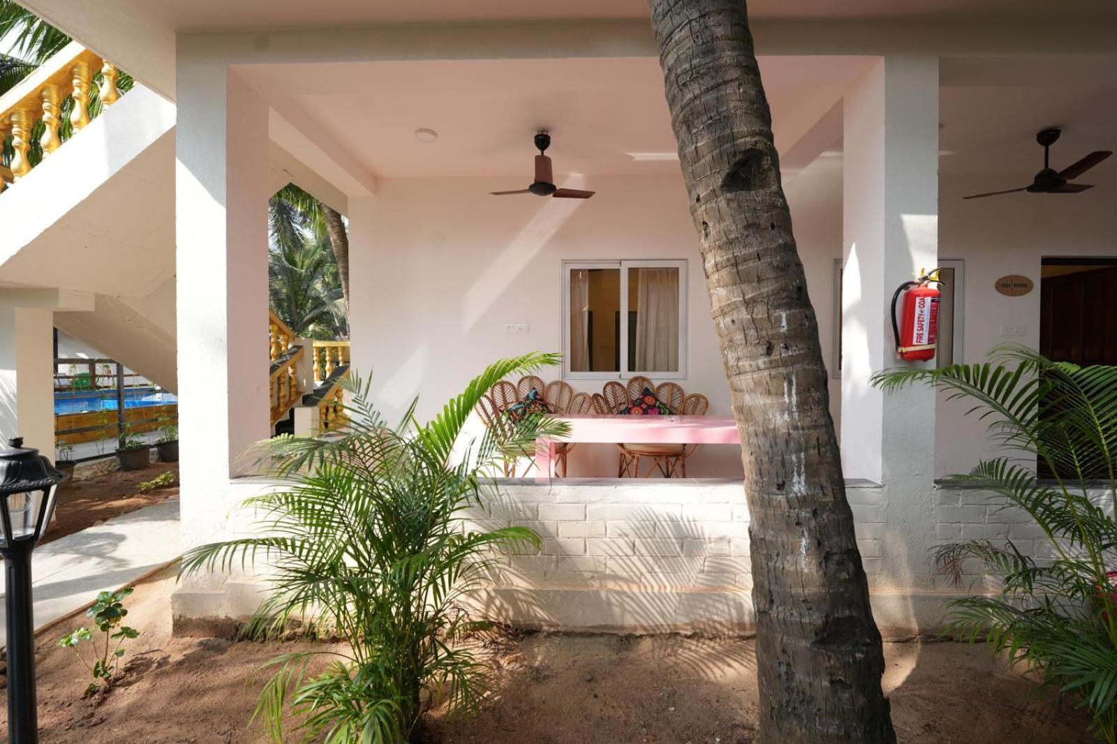 The Rose Goa Beach Resort 阿贡达 外观 照片